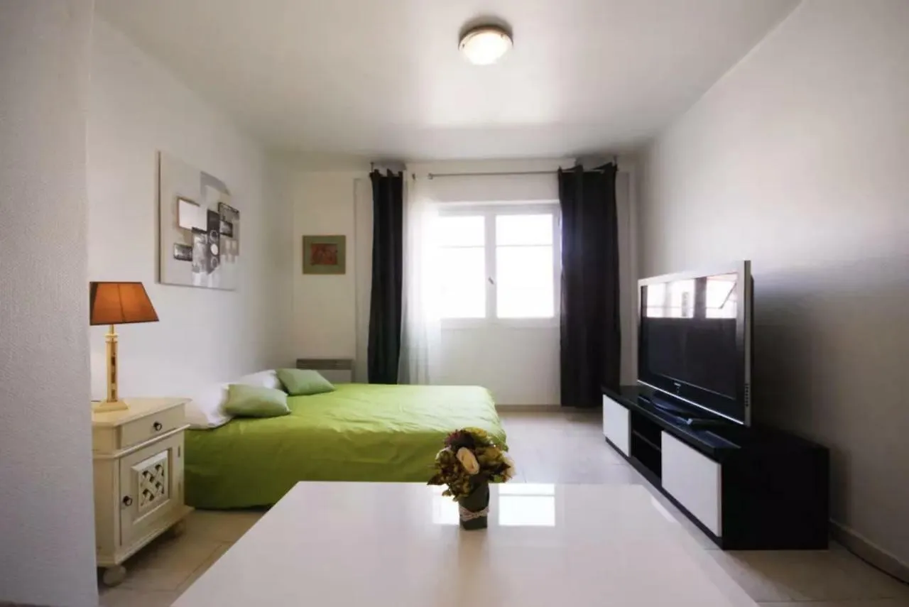 Modern Apartment On Rue D'Antibes Канны