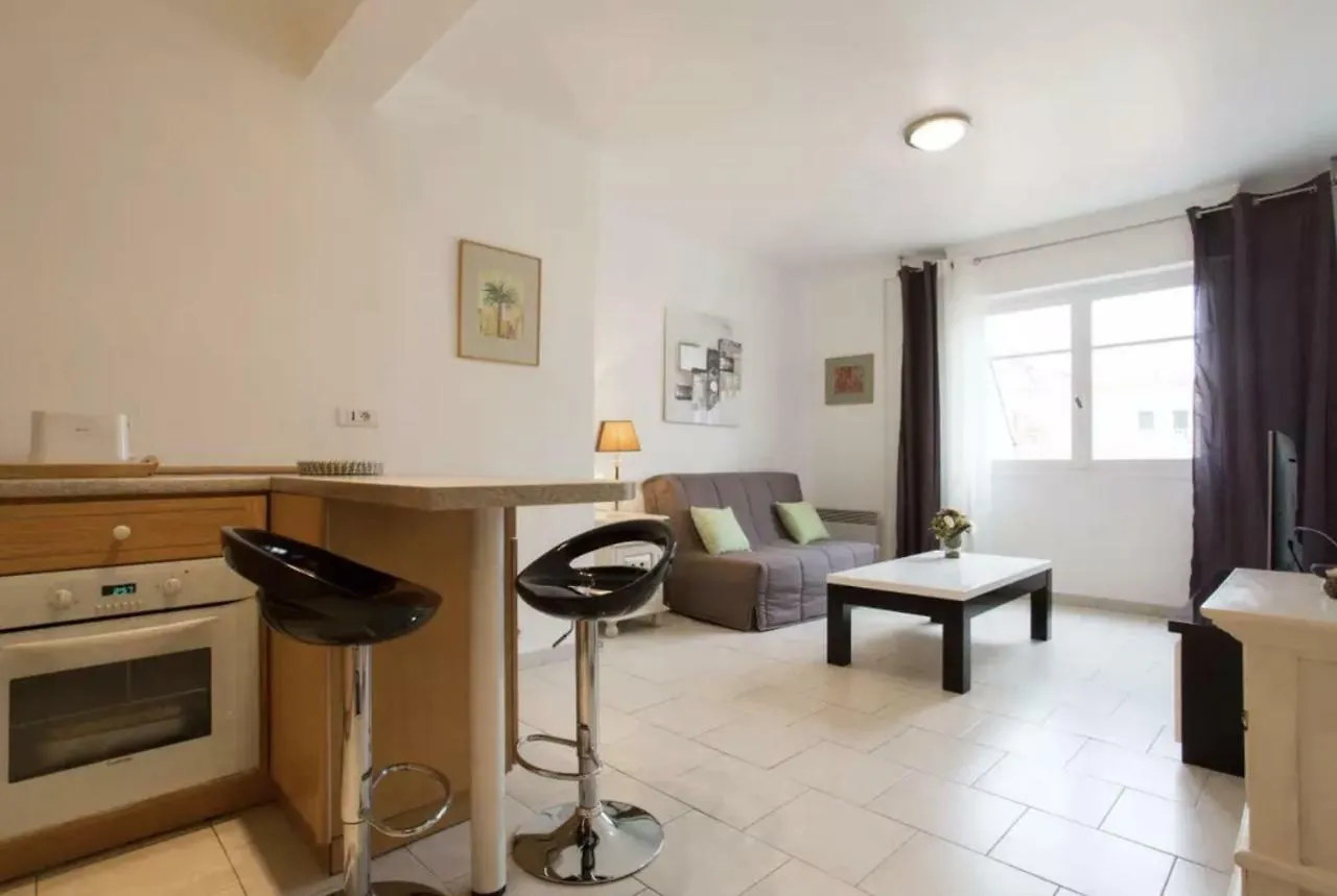 Modern Apartment On Rue D'Antibes Канны Франция